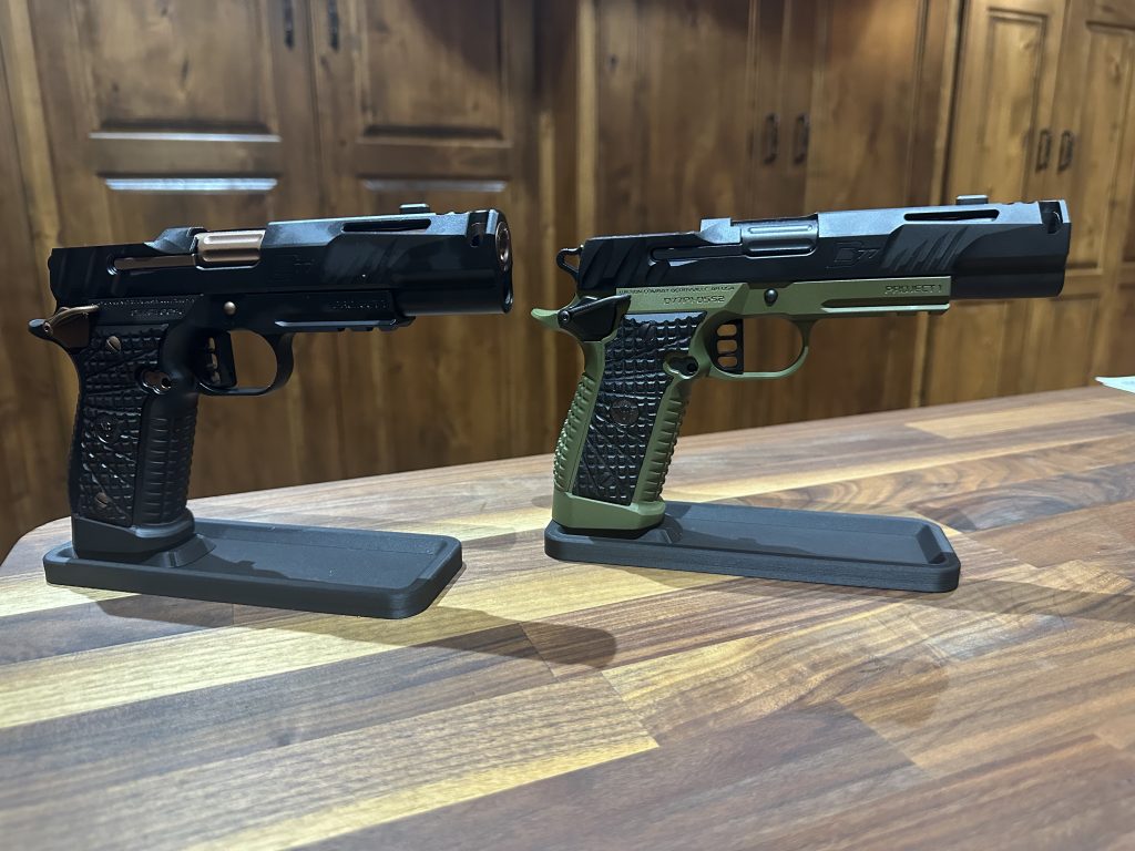 customer-ar15-pistol-display
