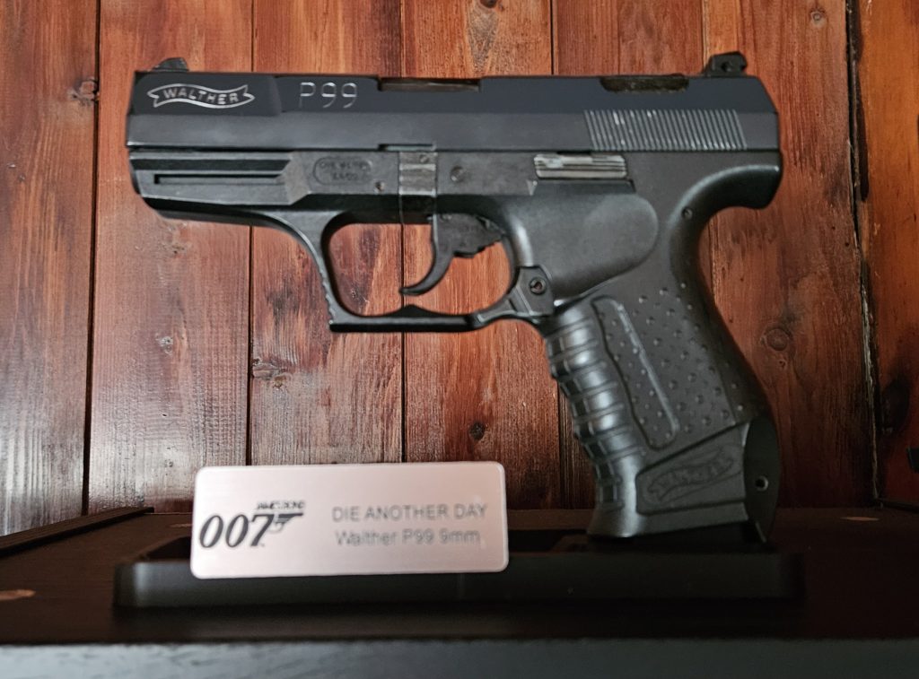 handgun-display-stand